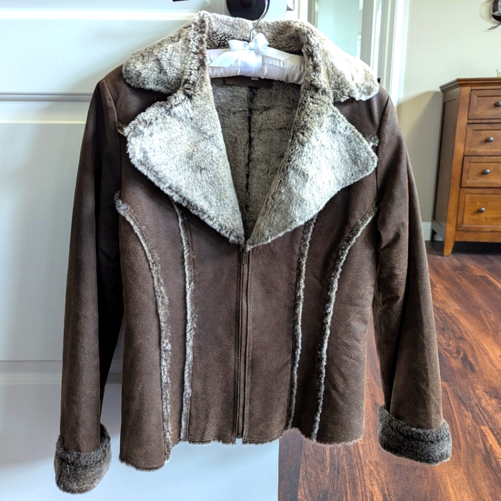 Vintage Brown Leather/Suede Faux Fur Trim Jacket Medium, EUC💞